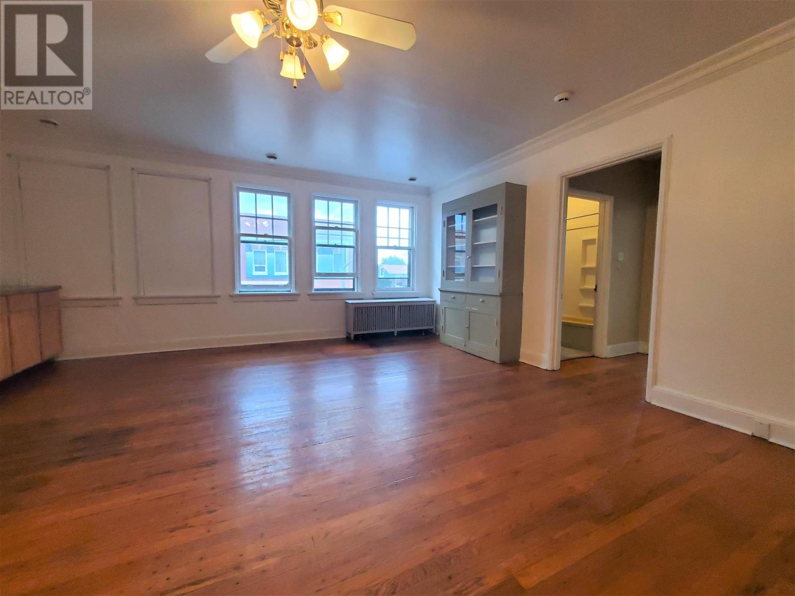 298 Scott ST - 16