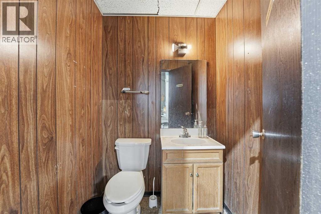 1 & 3, 7611 49 Avenue, Red Deer — property photo 12