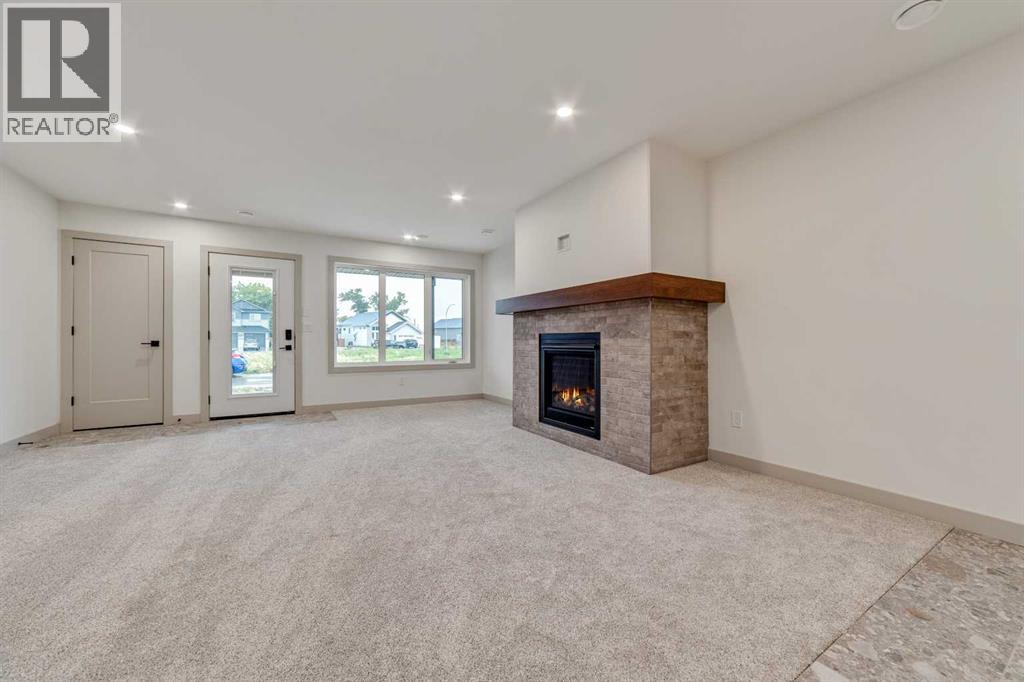 680 Sixmile Crescent S - Image 29