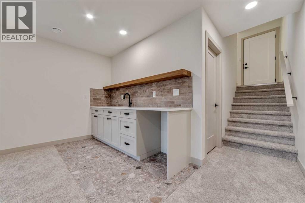 680 Sixmile Crescent S - Image 37