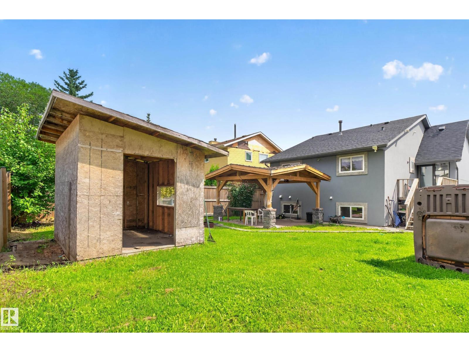 4628 37 AV NW - 33