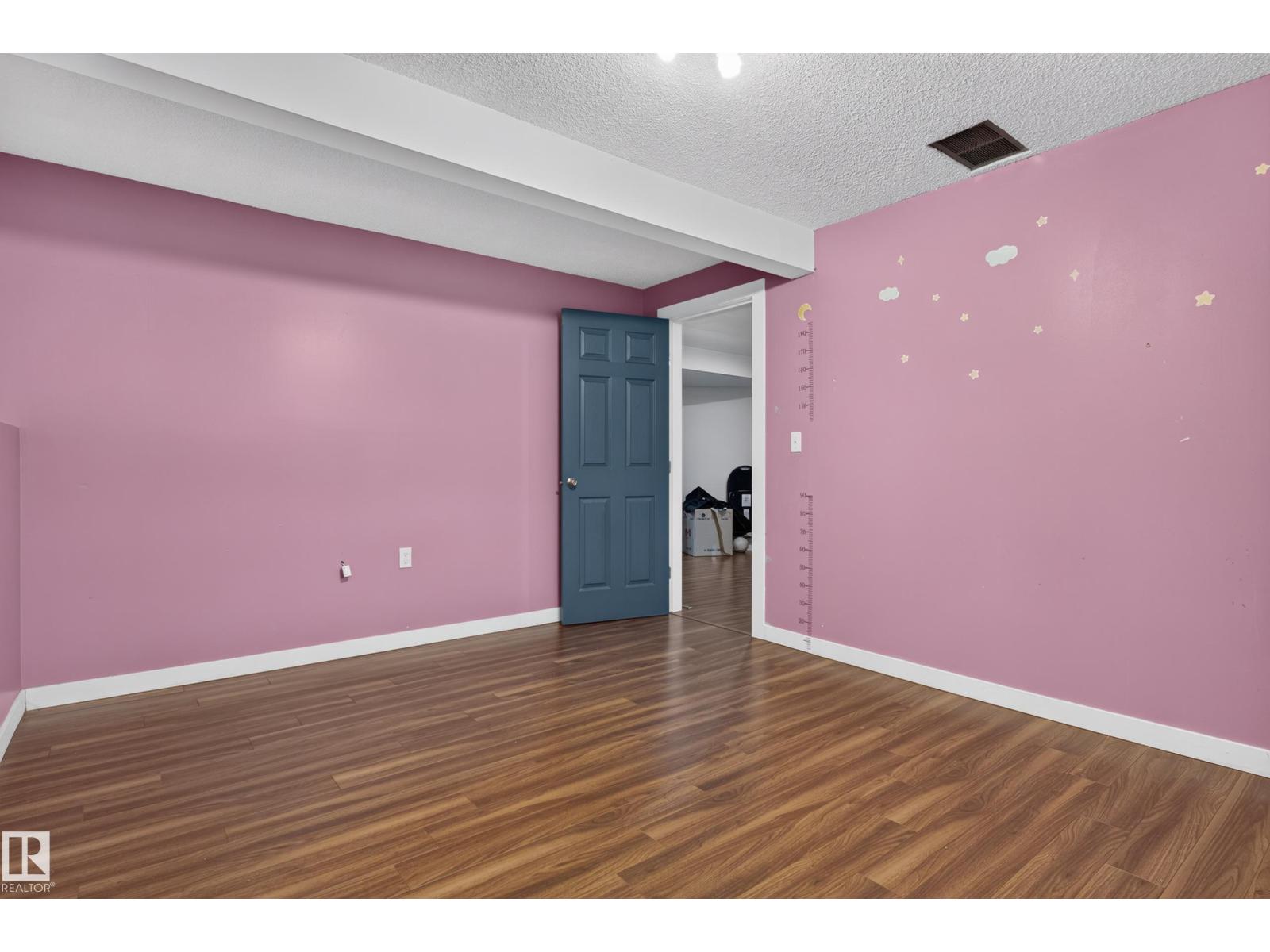 4628 37 AV NW - Image 53