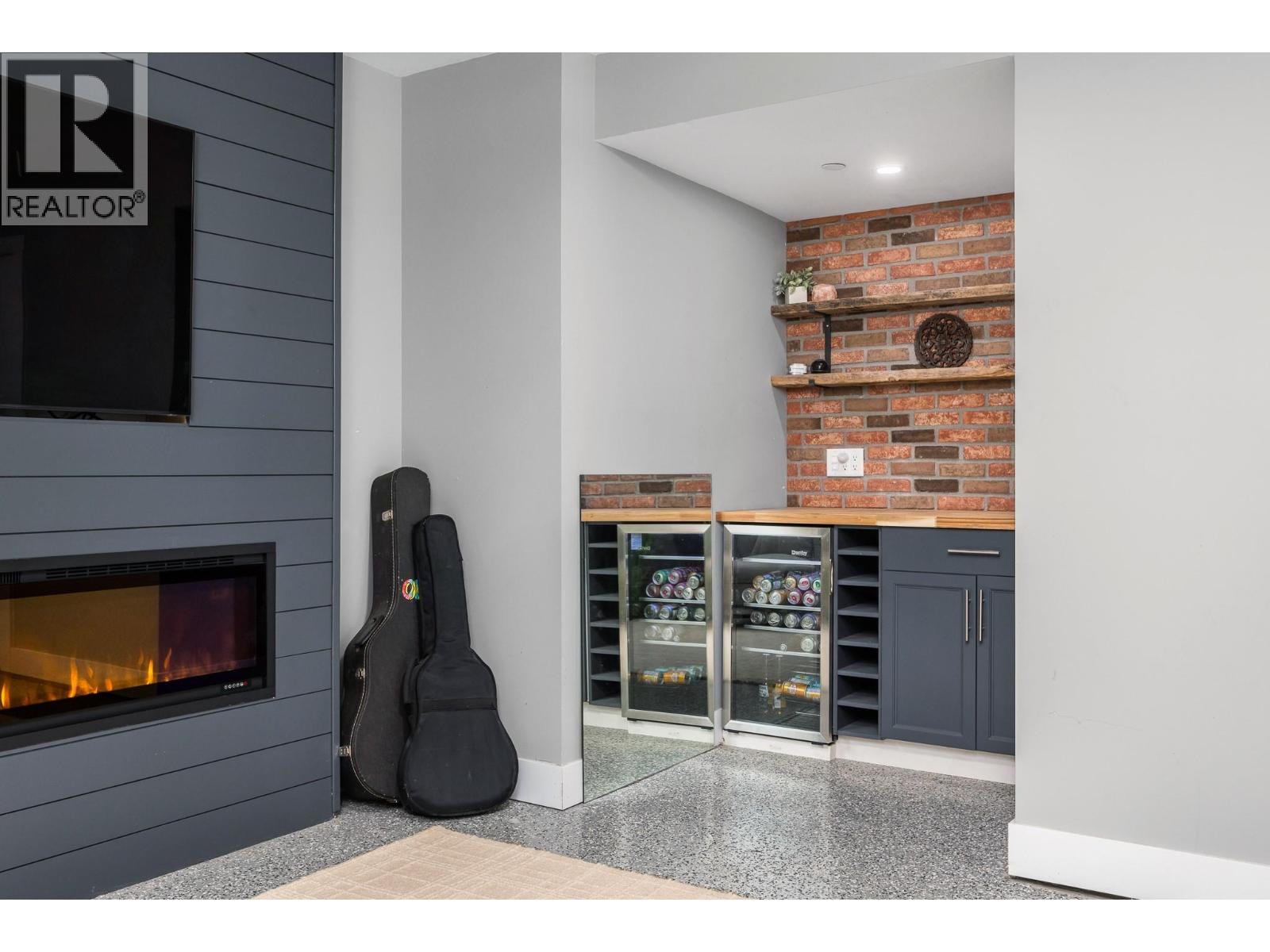 #301 11581 Rogers Road - Image 32