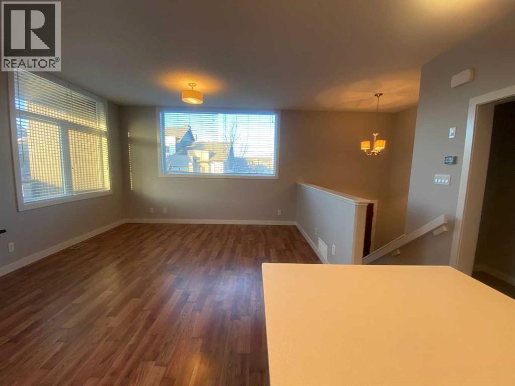 35 Aquitania Circle West, Lethbridge, Alberta, T1J5M2, Lethbridge, Alberta — photo 5 of 5