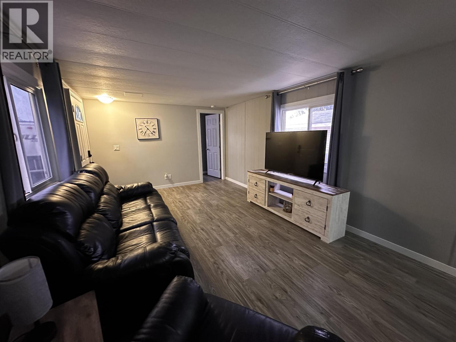 4107 E 53 AVENUE - Image 5