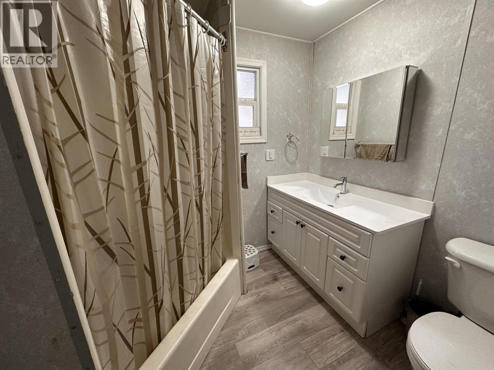 4107 E 53 AVENUE - Image 13