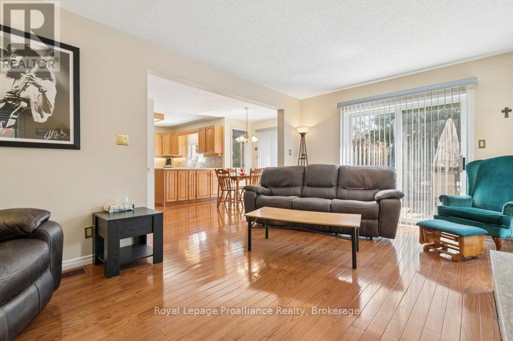 14 PARKER DRIVE - 20