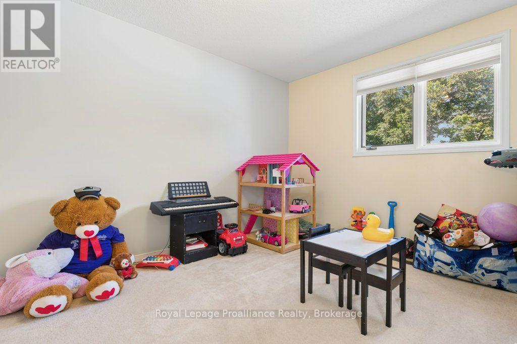 14 PARKER DRIVE - 24