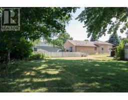 Bathroom - 157 Adelaide Street, Strathroy Caradoc, ON N7G2V4 Photo 7
