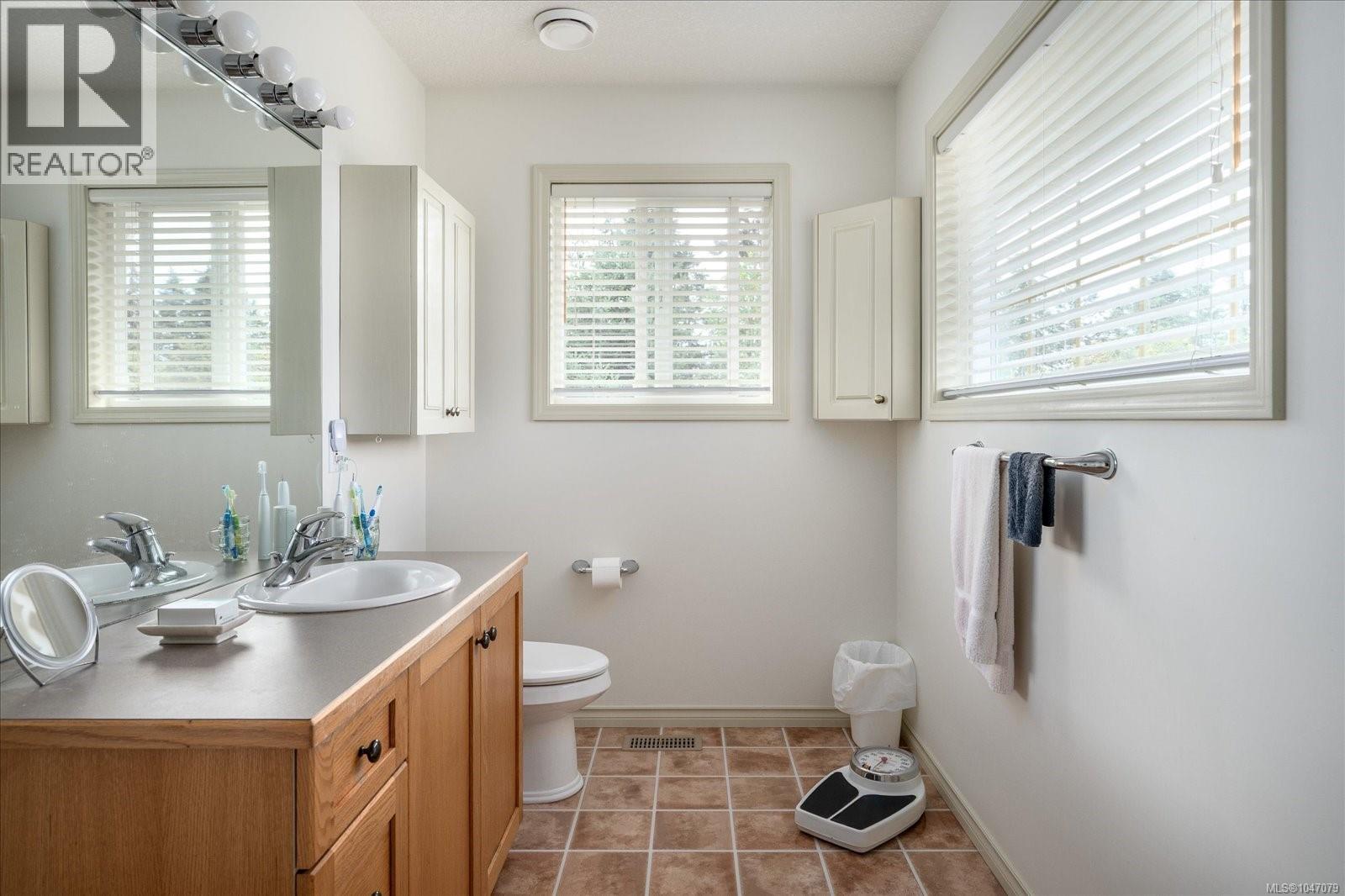 2552 Sea Blush Dr - Image 28