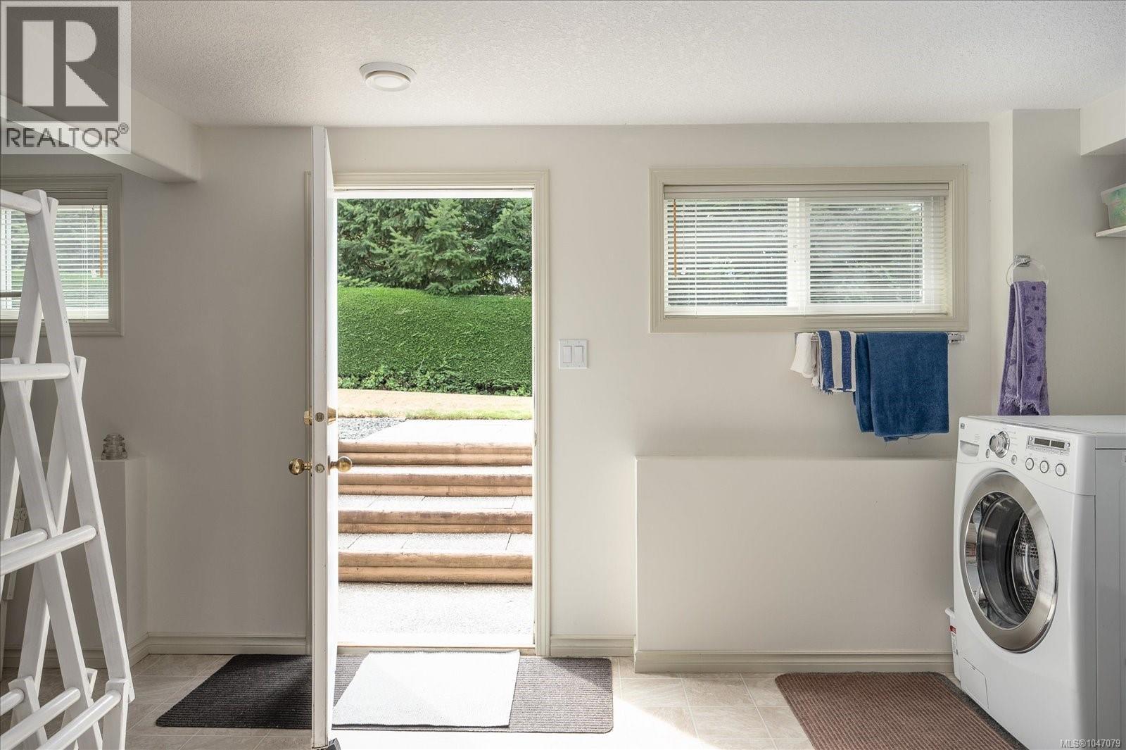 2552 Sea Blush Dr - Image 37