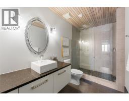 846 Clarance Avenue, Kelowna, BC V1W5H4 Photo 39