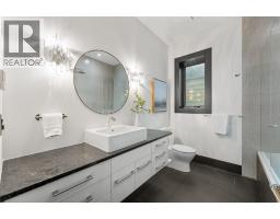 846 Clarance Avenue, Kelowna, BC V1W5H4 Photo 40