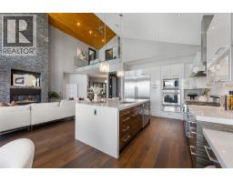 5pc Bathroom - 846 Clarance Avenue, Kelowna, BC V1W5H4 Photo 13