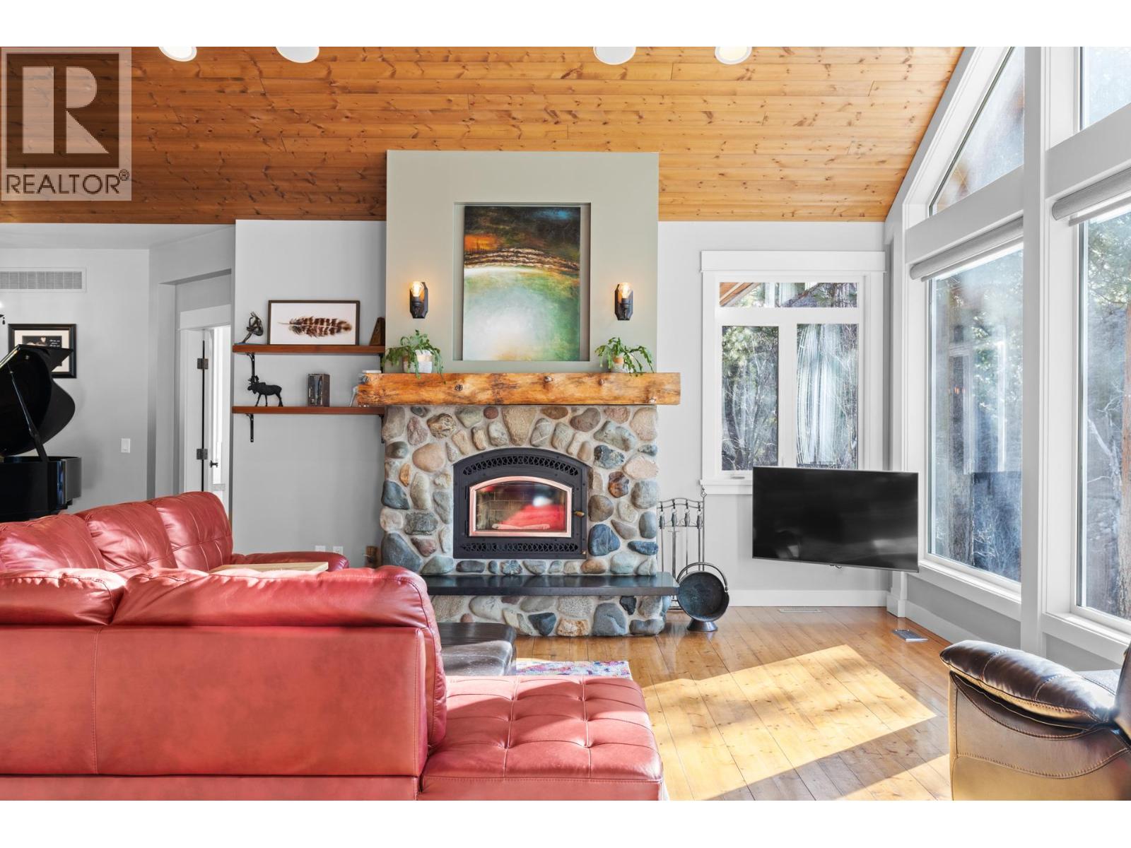 4802 Trepanier Road, Peachland
