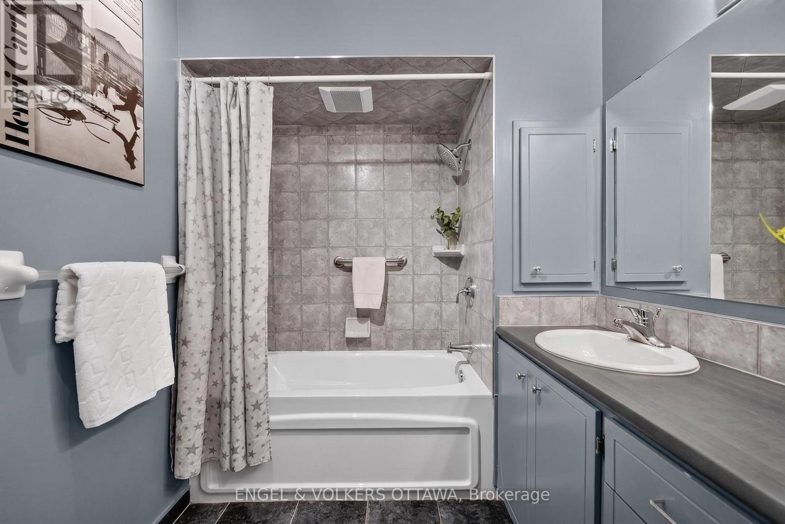 6 Bed, 4 Bath House for Sale in Ottawa – 1907 FAIRMEADOW CRESCENT, Ottawa – MLS# X13683170 - Image 32