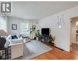 Kitchen - 2116 Columbia Avenue, Castlegar, BC V1N2X1 Photo 9