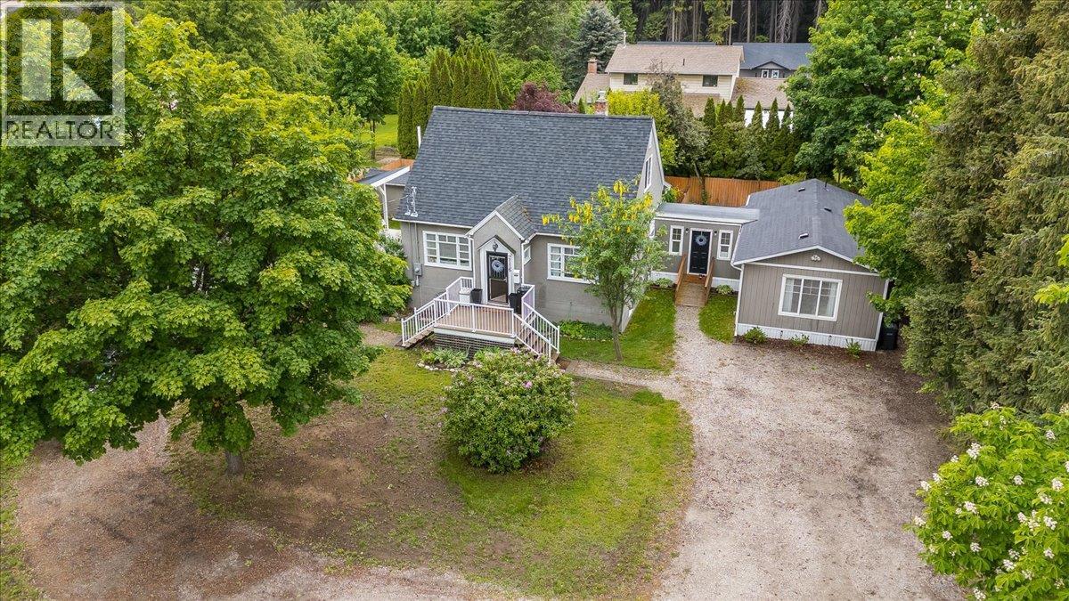 2116 Columbia Avenue, Castlegar