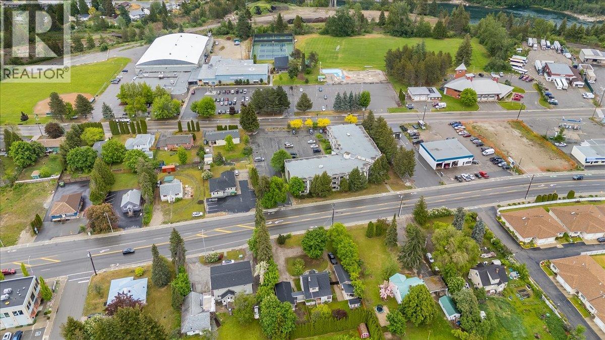 2116 Columbia Avenue, Castlegar