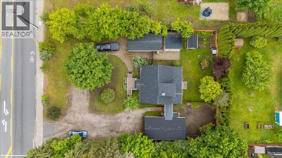 2116 Columbia Avenue, Castlegar