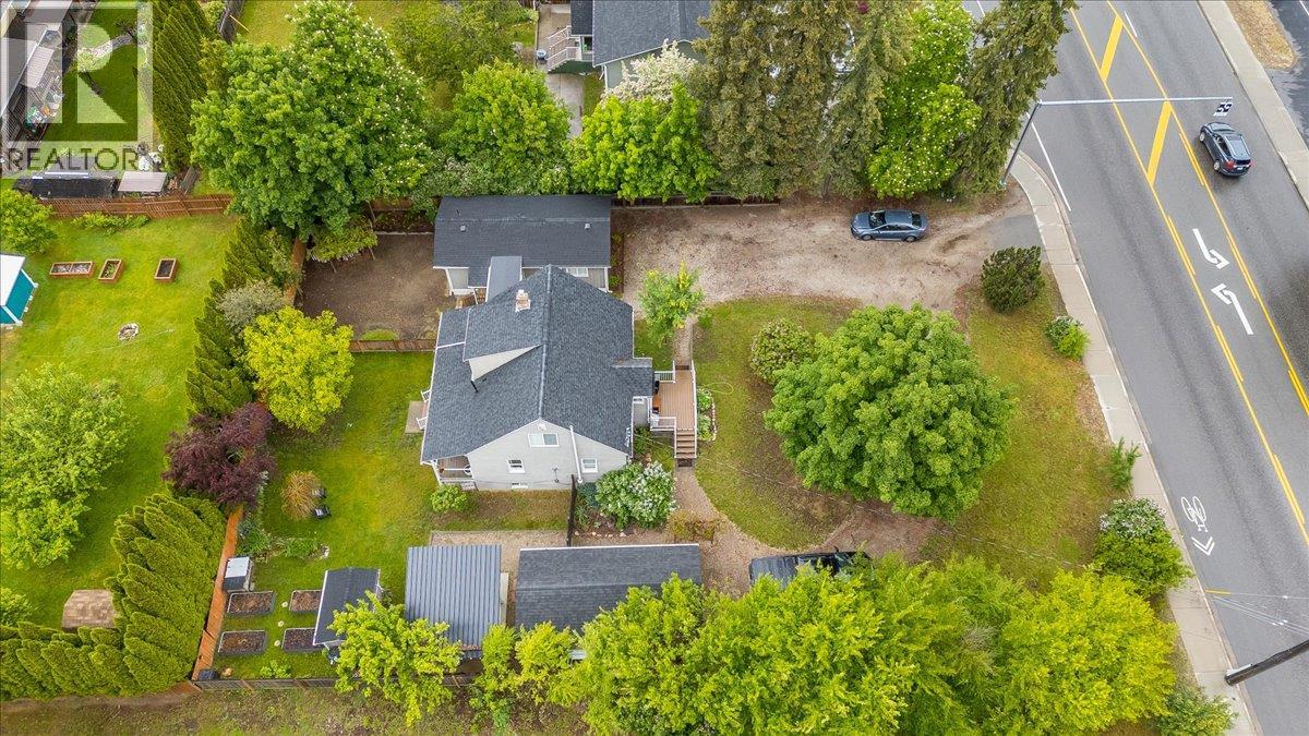 2116 Columbia Avenue - 76