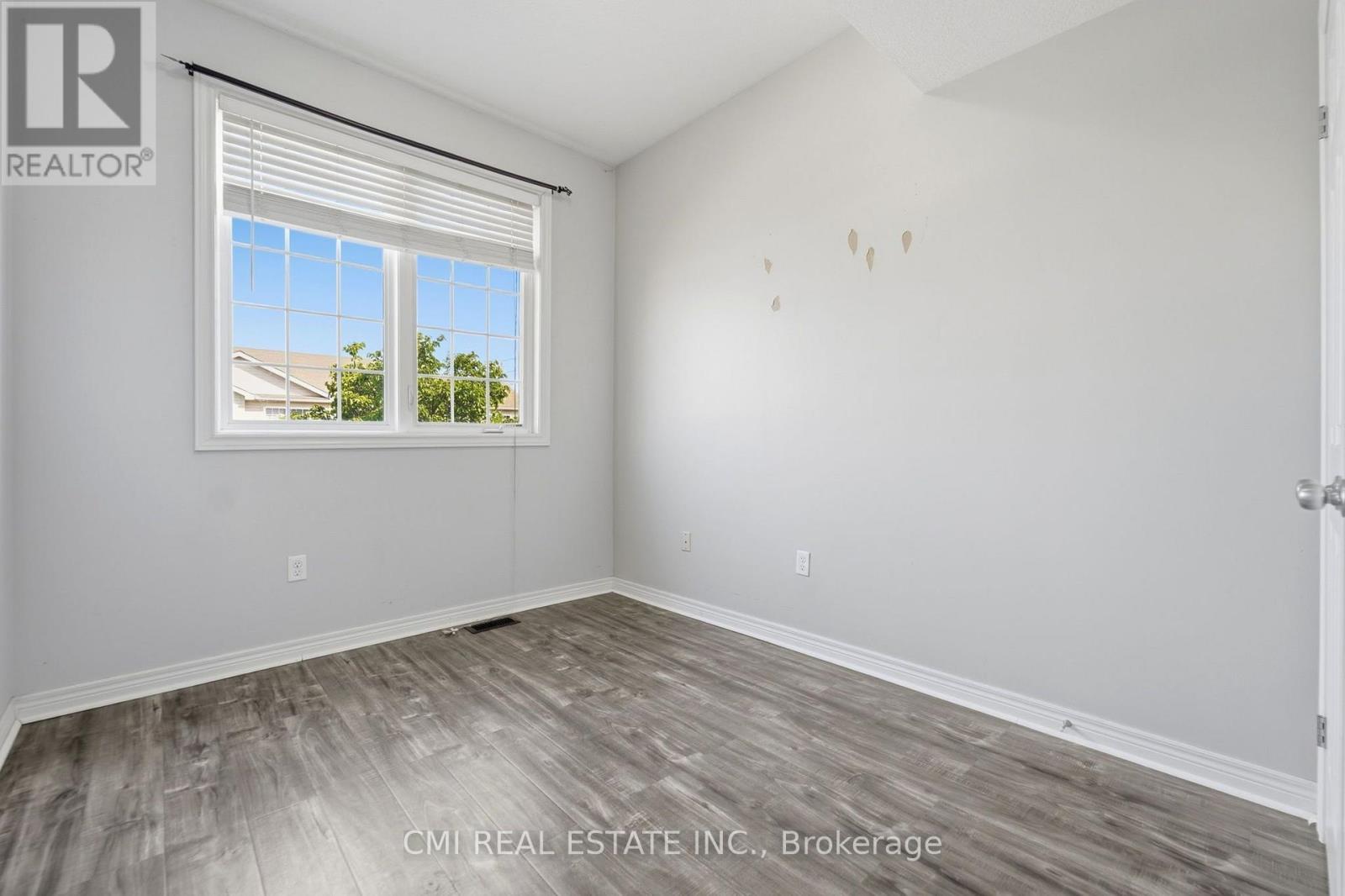 #40 105 BARD BOULEVARD - Image 22