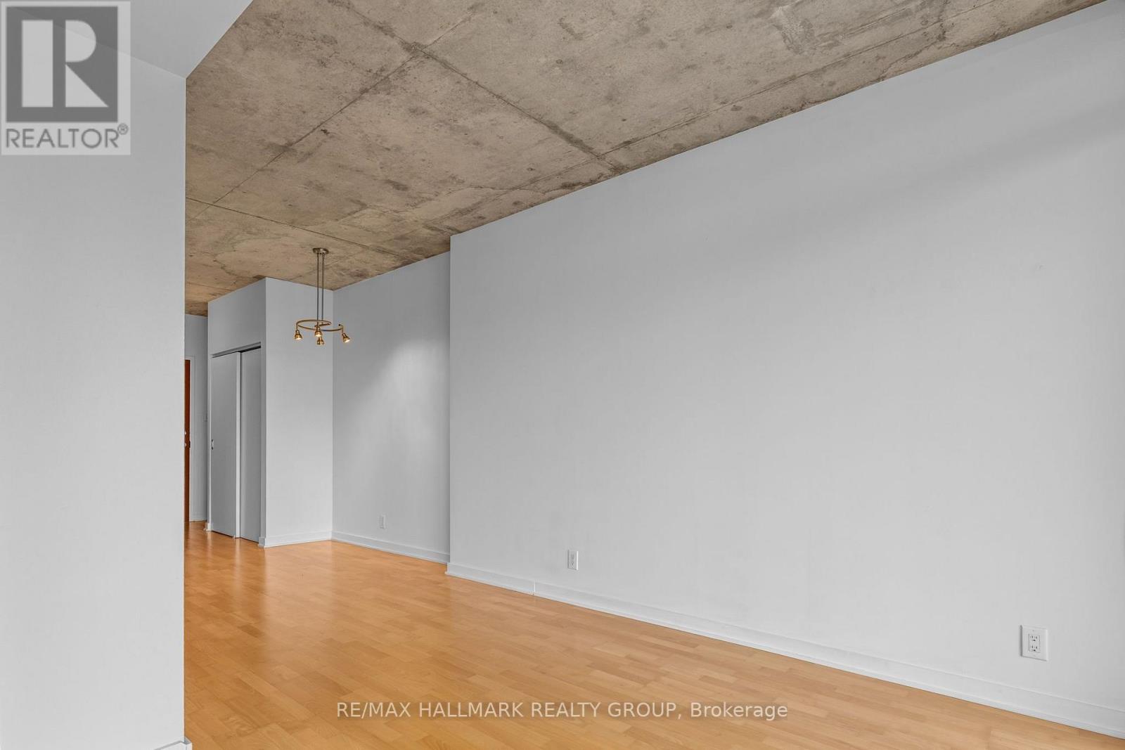 1 Bed, 1 Bath House for Sale in Ottawa – 1804 – 324 LAURIER AVENUE W, Ottawa – MLS# X13660918 - Image 14