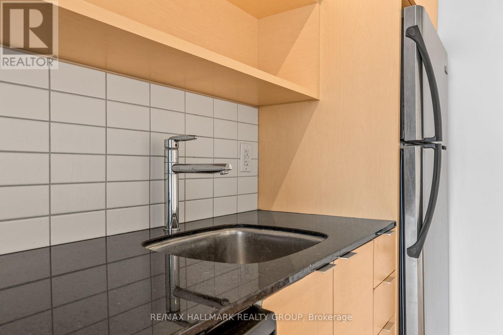 #1804 324 LAURIER AVENUE W - 11
