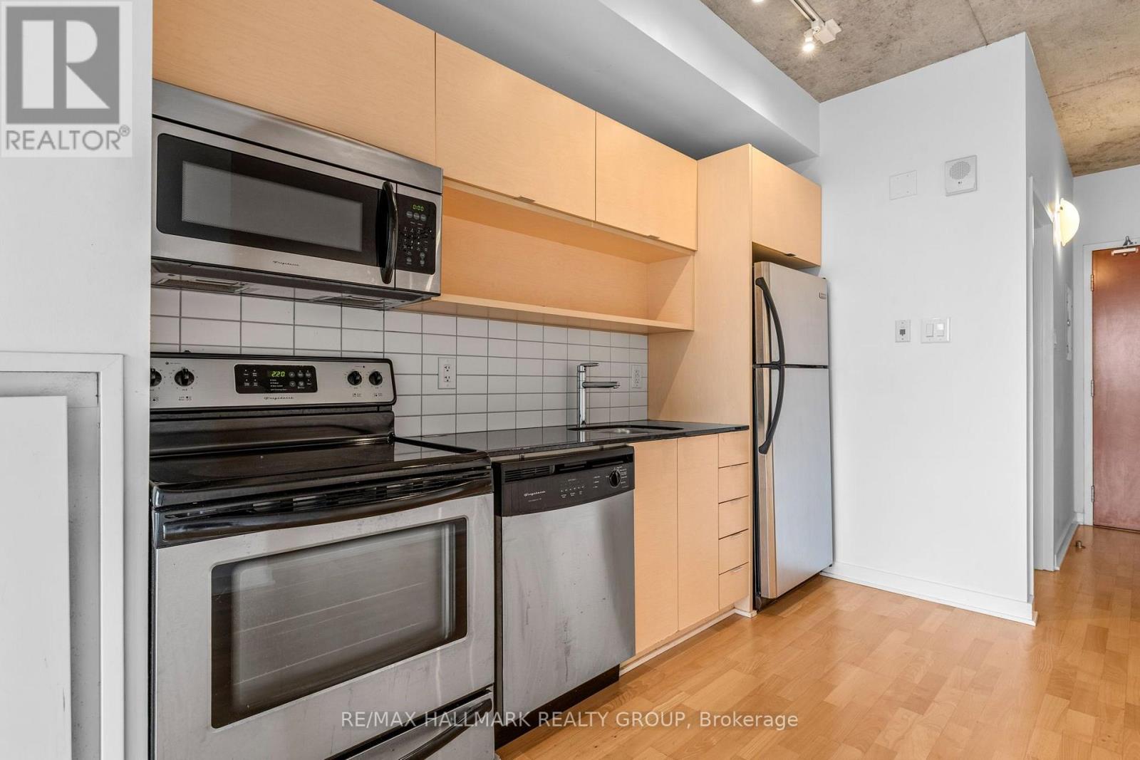 #1804 324 LAURIER AVENUE W - 10