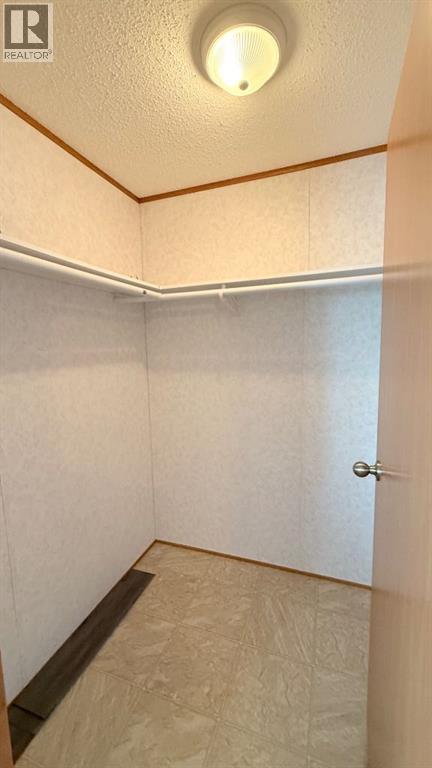 209 2 Avenue - Image 21