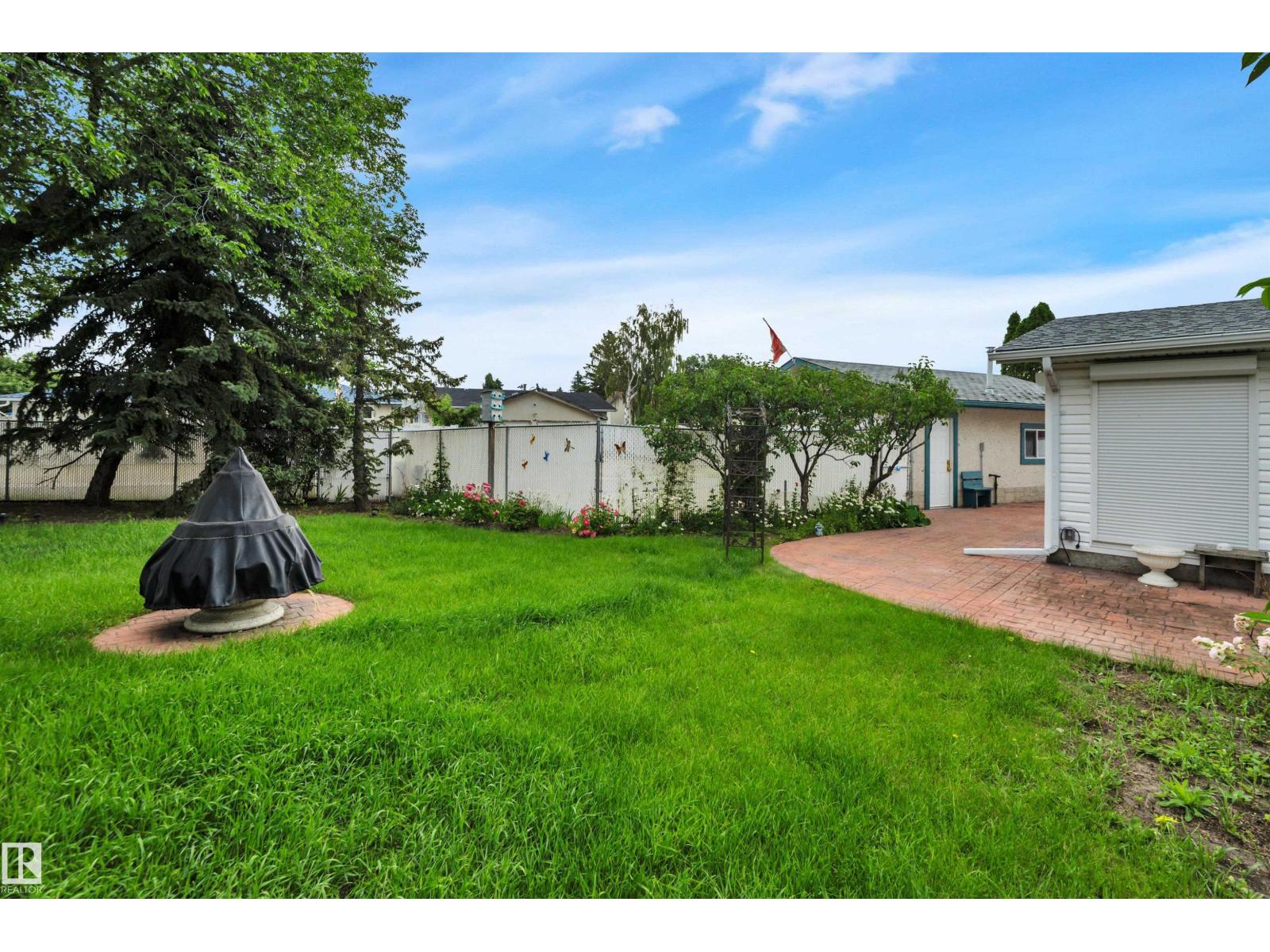 7604 149 AV NW - 49