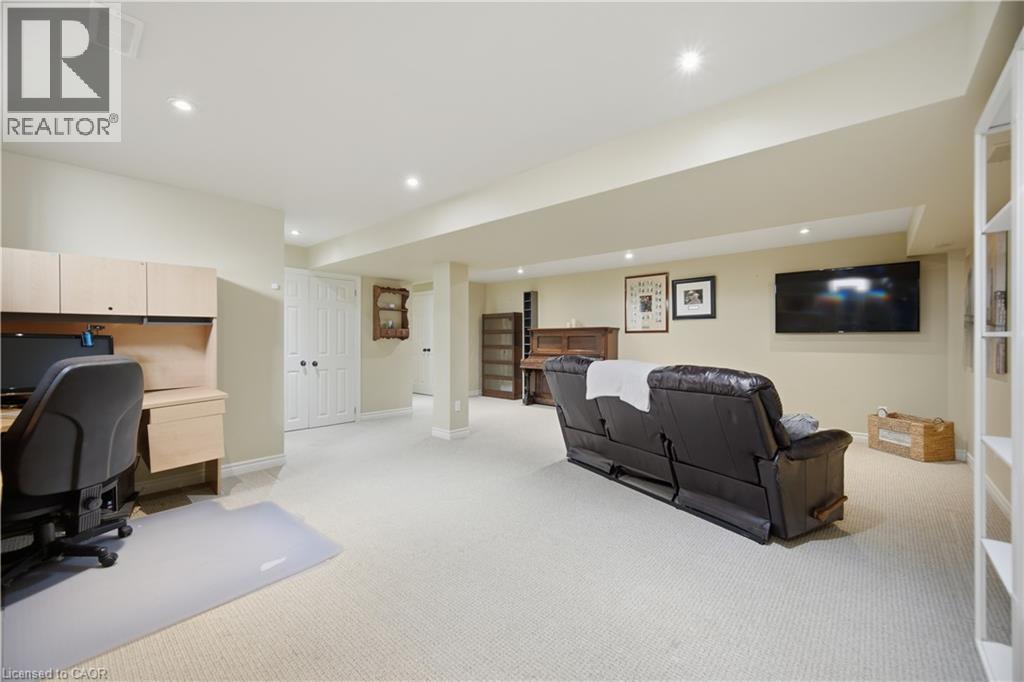 40 SUNNYCROFT Court - Image 39