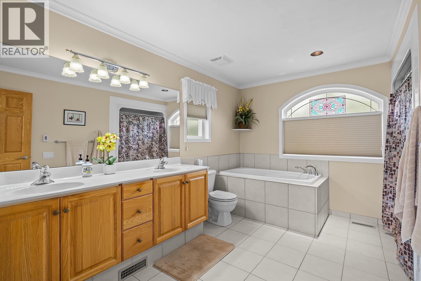 3388 Ridge Boulevard - 28