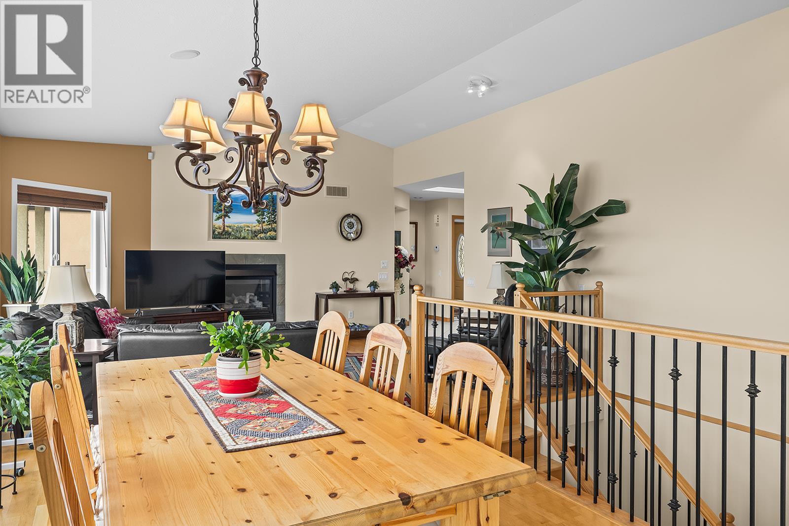 3388 Ridge Boulevard - Image 14