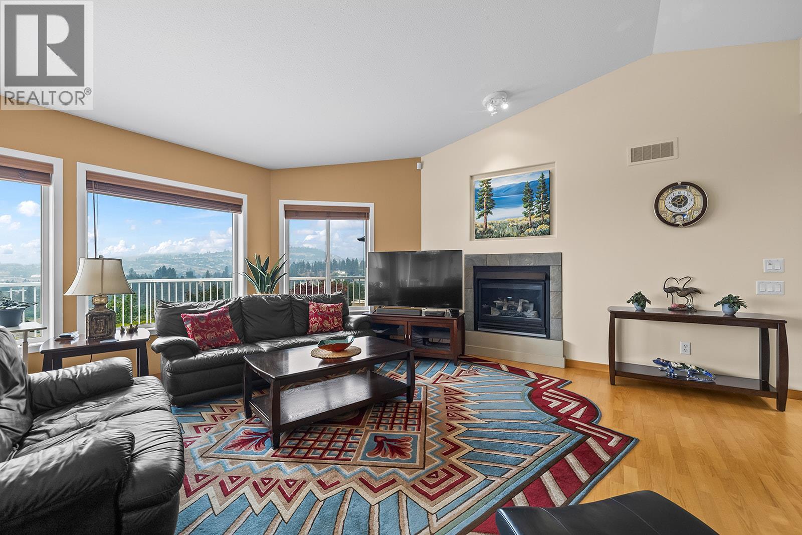 3388 Ridge Boulevard - Image 13
