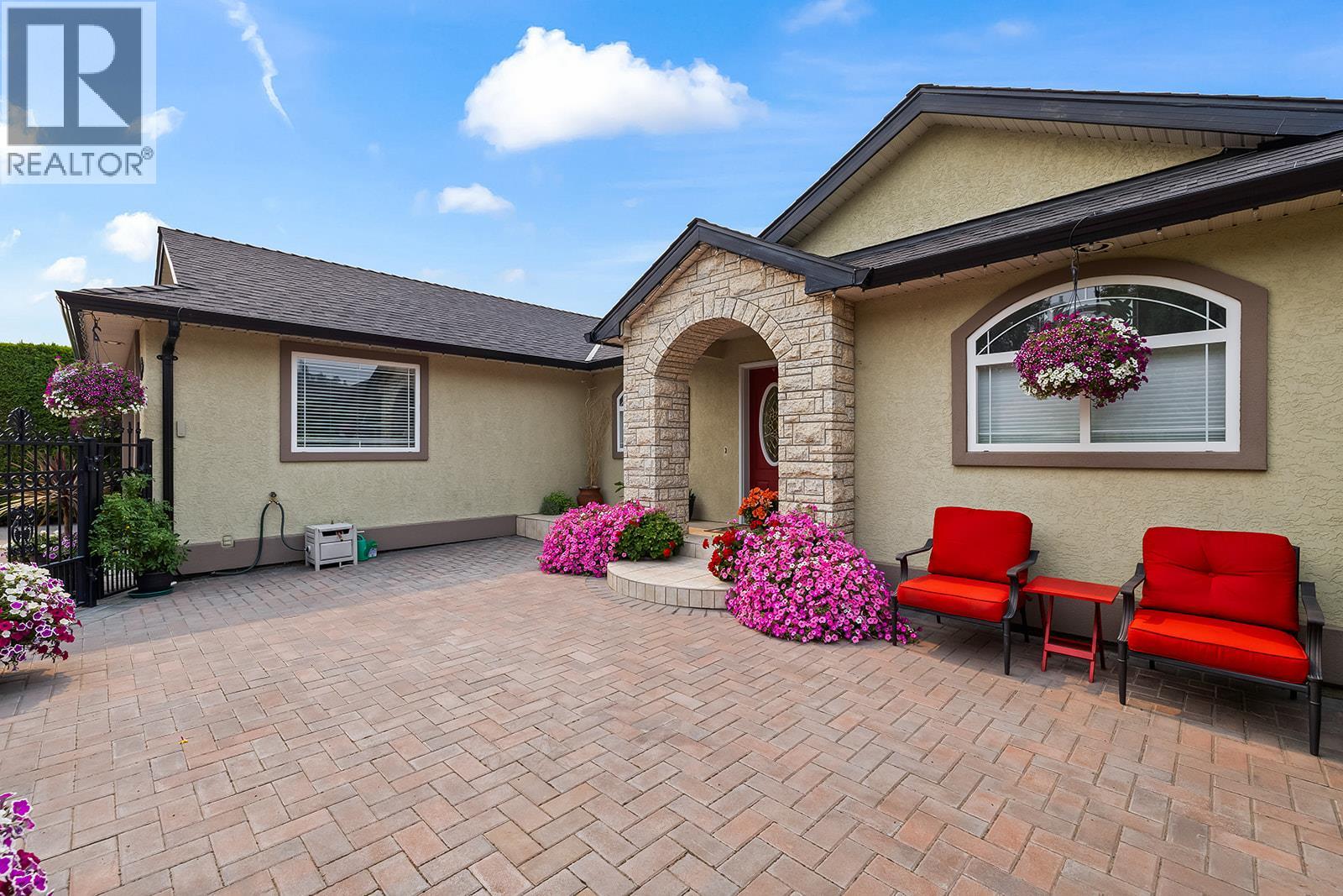 3388 Ridge Boulevard - Image 50