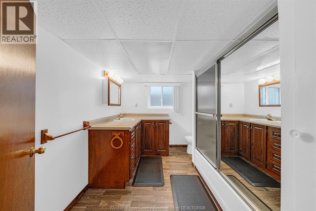 46 Plumbrook DRIVE - 24