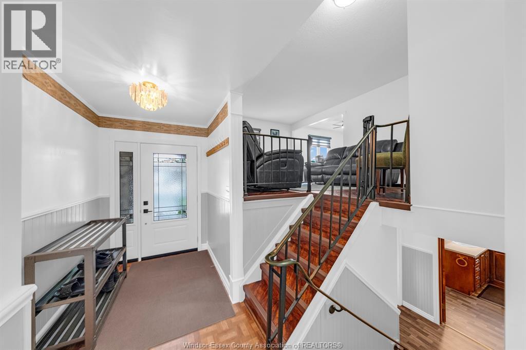 46 Plumbrook DRIVE - Image 3