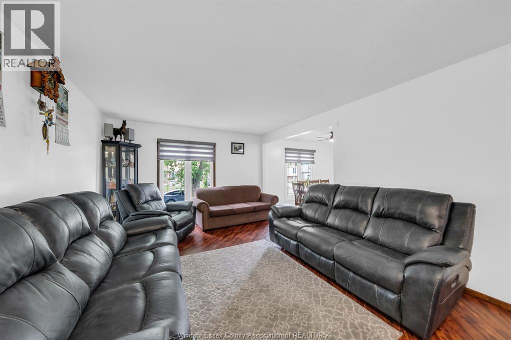 46 Plumbrook DRIVE - Image 4