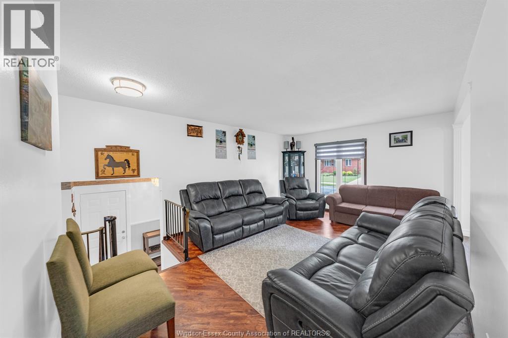 46 Plumbrook DRIVE - 5