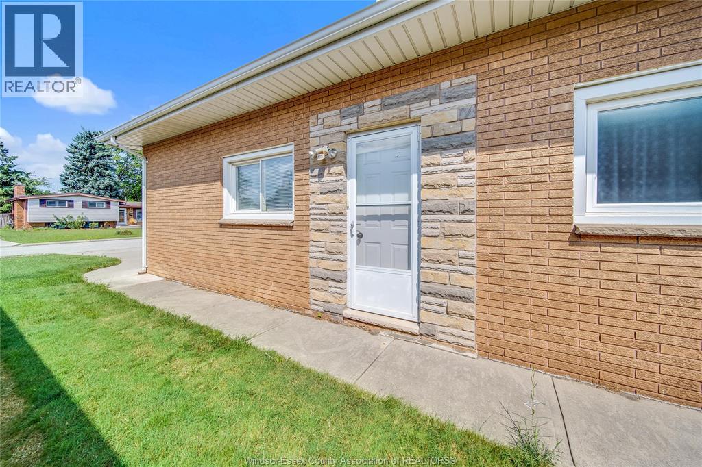 2506 LONGFELLOW AVENUE - Image 41