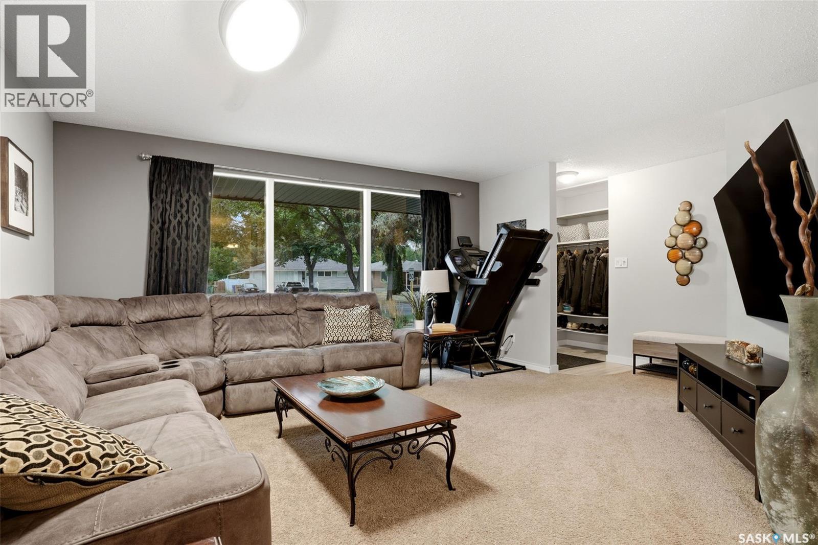 2705 Grant ROAD - Image 5