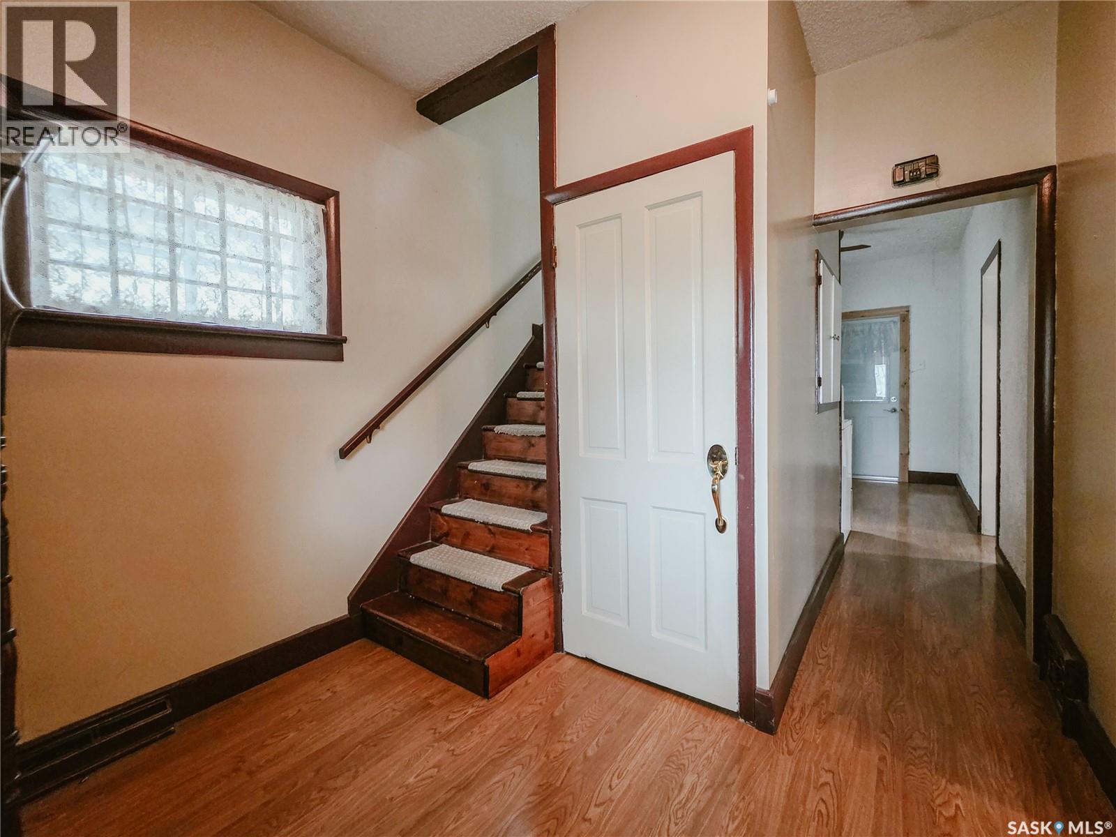 269 6th AVENUE E - 12