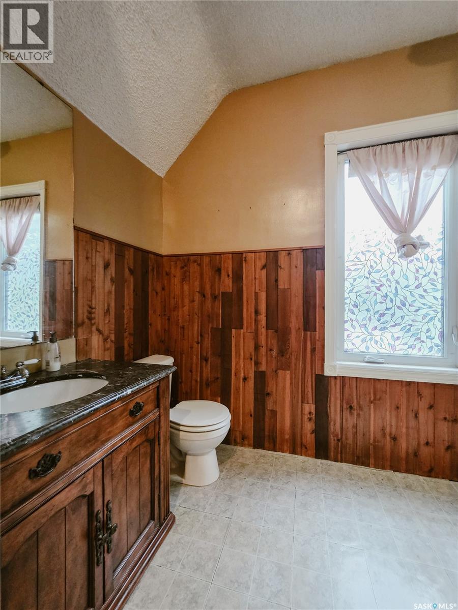 269 6th AVENUE E - Image 40
