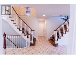 129 Mcclellan Way, Aurora, ON L4G6M4 Photo 15