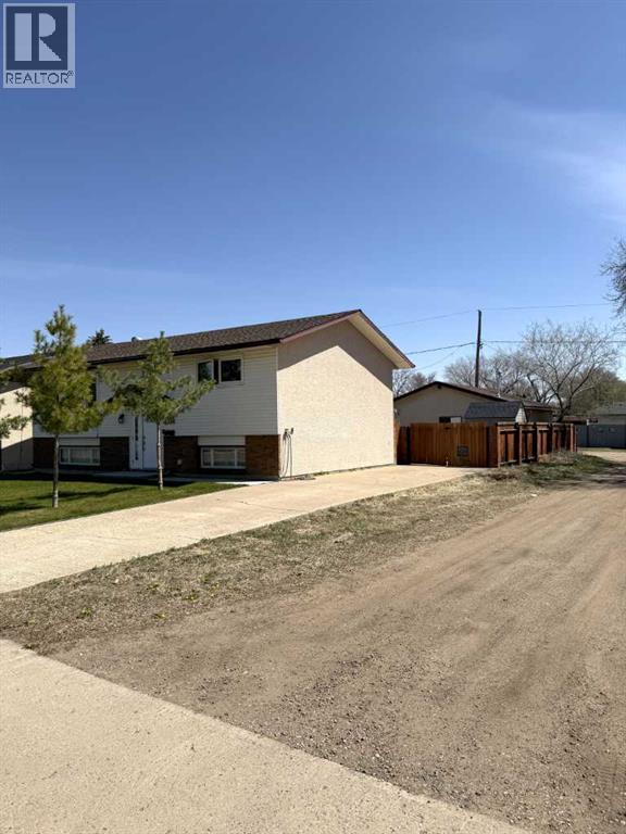 1539 4 Avenue NE - 2