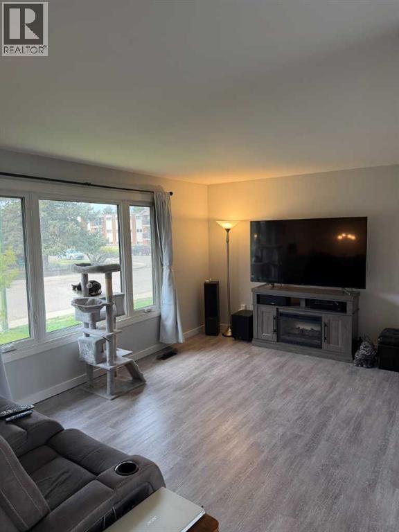 1539 4 Avenue NE - Image 8