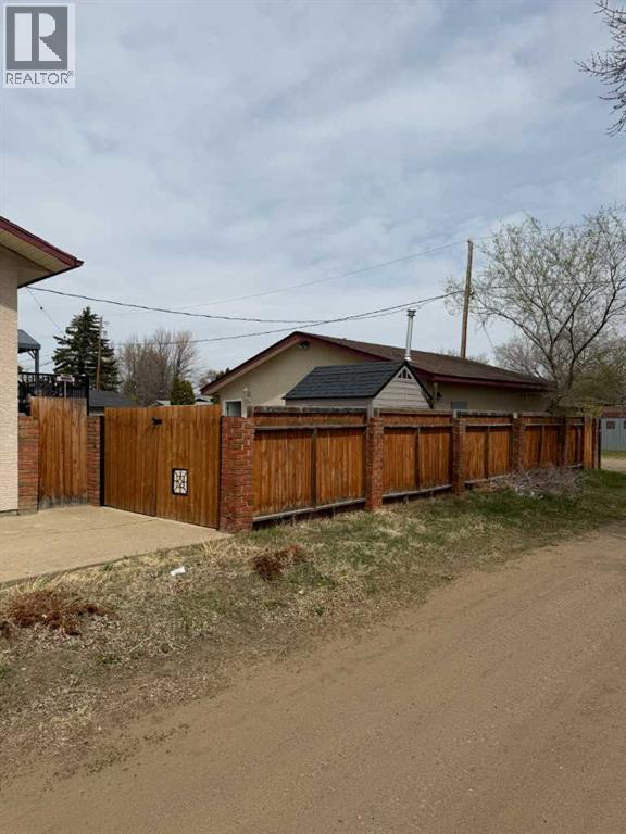 1539 4 Avenue NE - 27