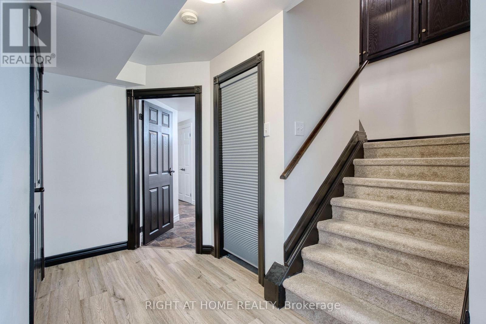 546 MAPLEWOOD LANE - Image 31