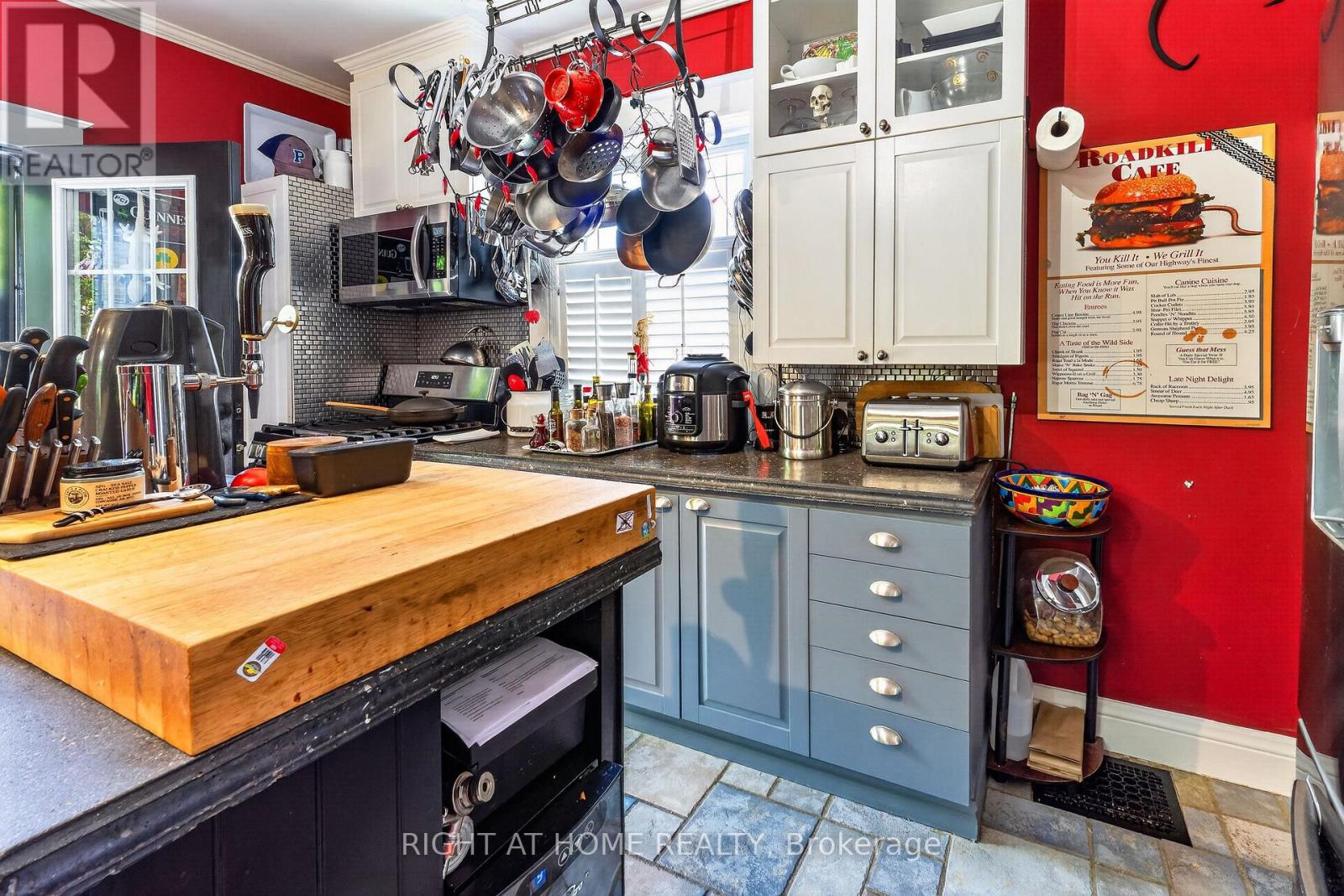 327 WELLINGTON STREET - Image 14